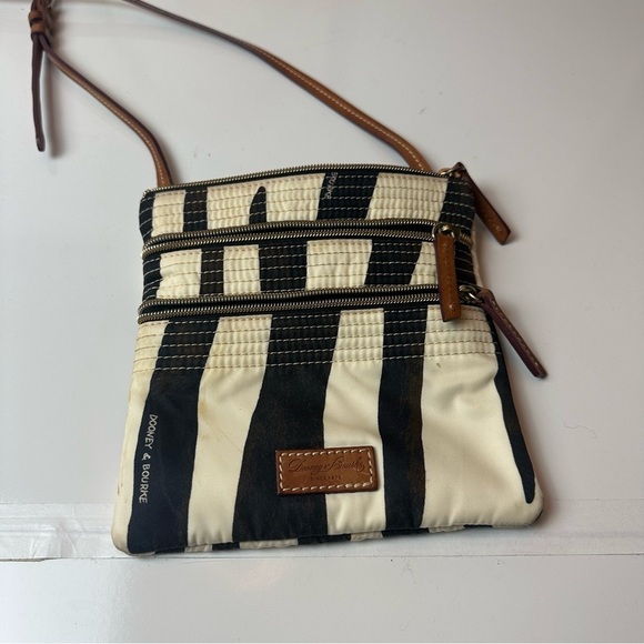 Dooney & Bourke crossbody striped handbag - Picture 1 of 7